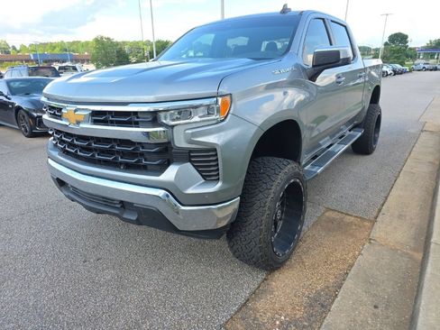 Used 2023 Chevrolet Silverado 1500 LT w/ Protection Package RWD image 3