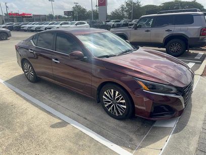Used 2023 Nissan Altima 2.5 SV w/ SV Premium Package