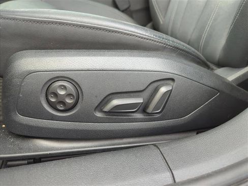 Used 2021 Audi A4 2.0T Premium w/ Convenience Package image 10