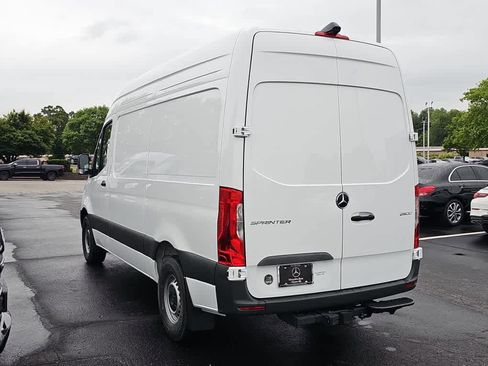 Used 2025 Mercedes-Benz Sprinter 2500 image 3