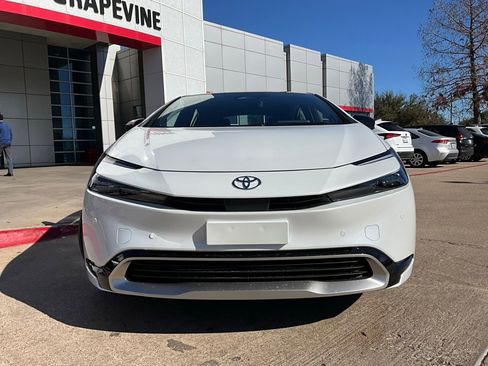 New 2026 Toyota Prius Plug-In Hybrid image 4