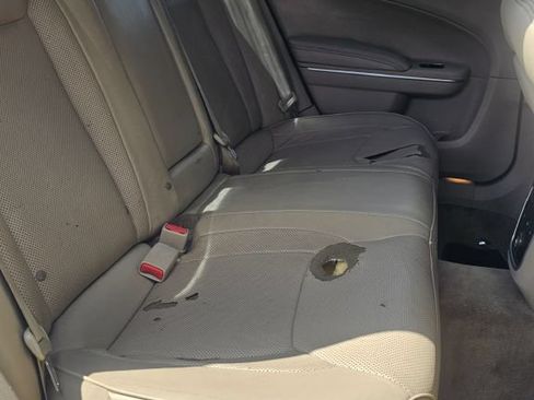 Used 2014 Chrysler 300 C RWD image 10