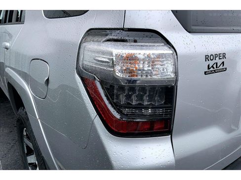 Used 2023 Toyota 4Runner TRD Off-Road Premium AWD/4WD image 28