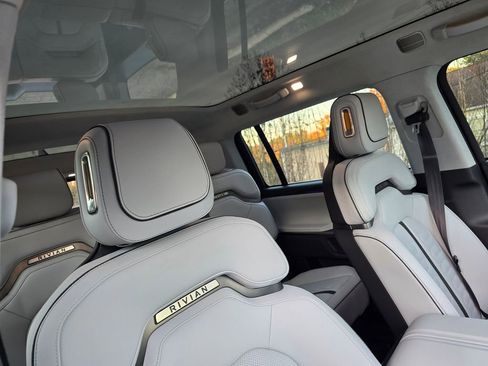 Used 2023 Rivian R1S Adventure image 53