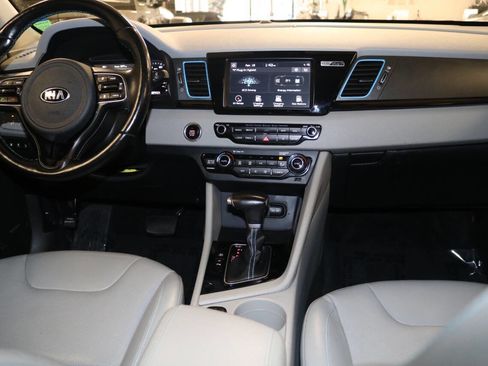 Used 2018 Kia Niro EX Premium image 71