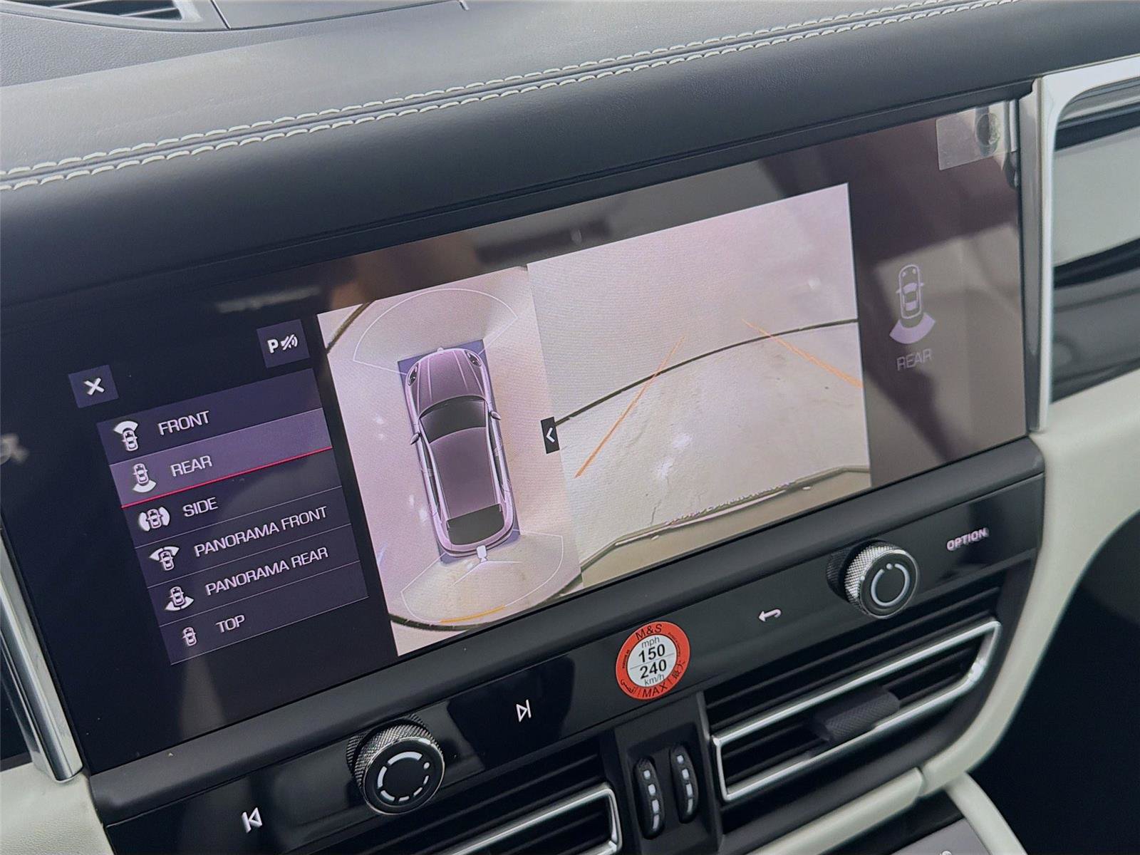 Certified 2026 Porsche Macan AWD/4WD image 18