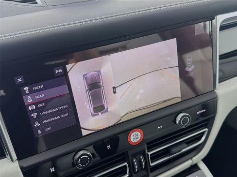 Certified 2026 Porsche Macan AWD/4WD image 18