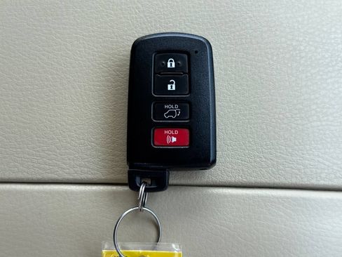 Used 2016 Toyota Highlander Limited Platinum AWD/4WD image 40