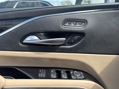 Used 2023 Cadillac Escalade Premium Luxury image 11