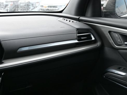 Used 2024 Chevrolet Traverse LS FWD image 8