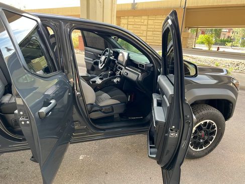 Used 2026 Toyota Tacoma TRD Off-Road AWD/4WD image 9