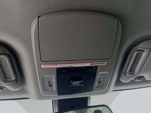 Used 2019 Toyota Camry SE FWD image 21