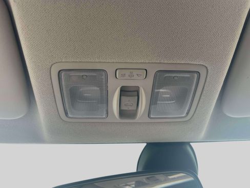 Used 2022 Hyundai Venue SEL FWD image 27