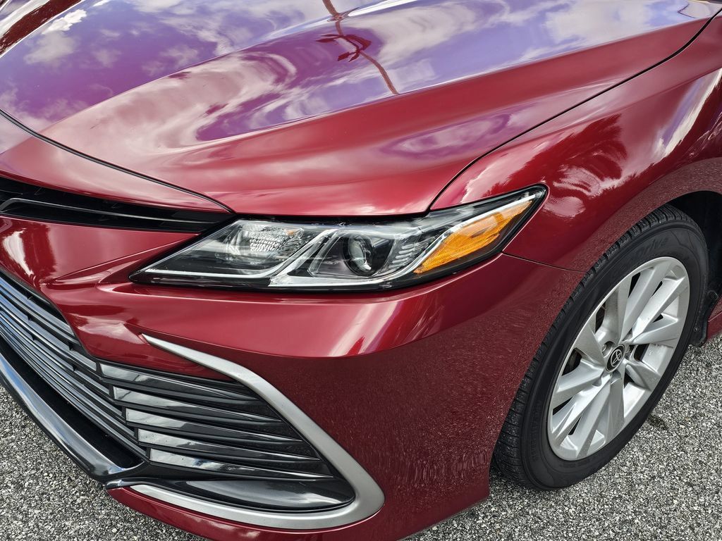 Used 2021 Toyota Camry LE FWD image 6