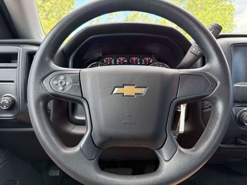 Used 2018 Chevrolet Silverado 1500 Custom w/ Custom Convenience Package AWD/4WD image 19