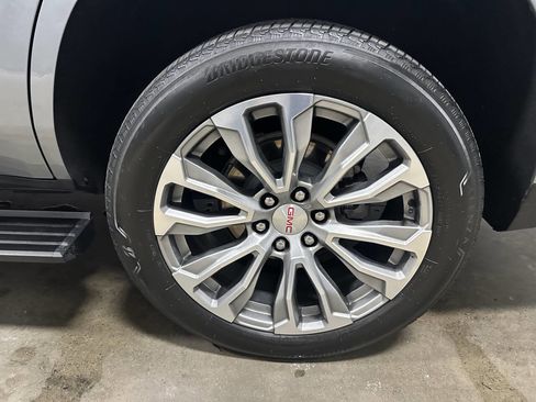 Used 2023 GMC Yukon Denali w/ Denali Reserve Package image 26