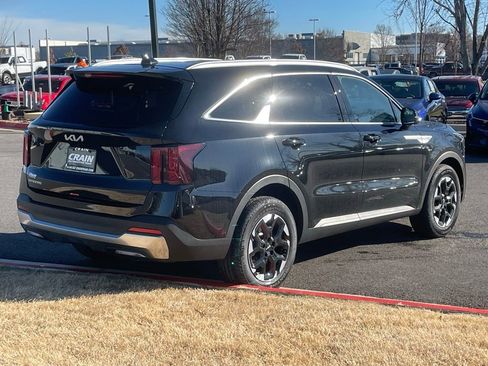 New 2026 Kia Sorento S w/ S Panoramic Sunroof Package FWD image 5