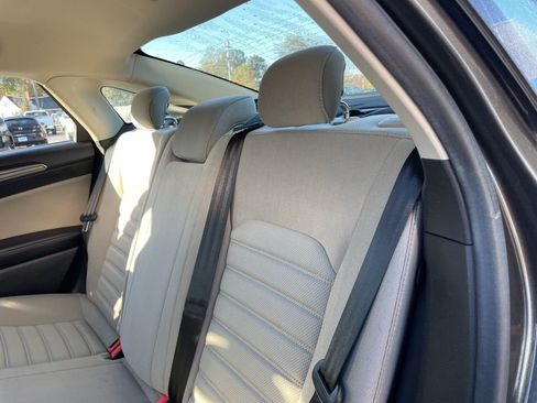 Used 2018 Ford Fusion S image 39