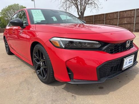 Used 2025 Honda Civic Sport image 2