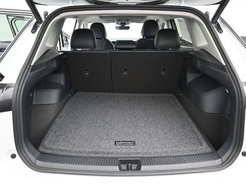 New 2026 Volkswagen Tiguan SE image 12