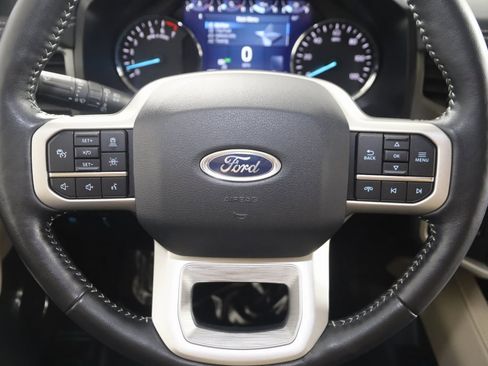 Used 2022 Ford Expedition XLT image 38