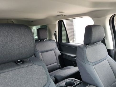 New 2026 Ford Expedition Active image 15