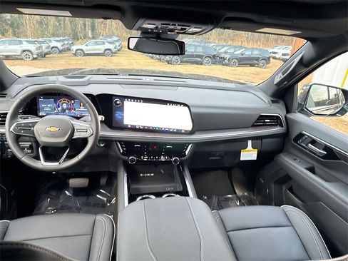 New 2026 Chevrolet Suburban Premier image 31