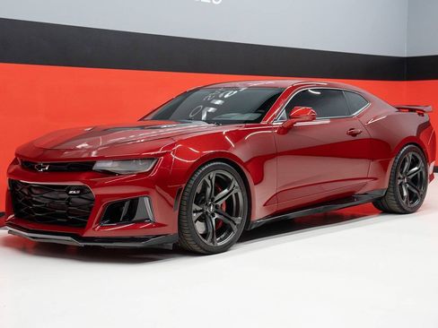 Used 2018 Chevrolet Camaro ZL1 RWD image 22