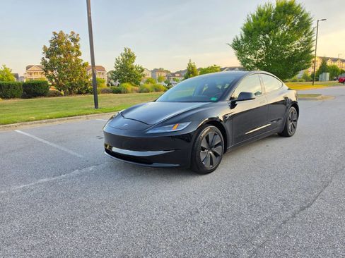 Used 2025 Tesla Model 3 RWD image 4