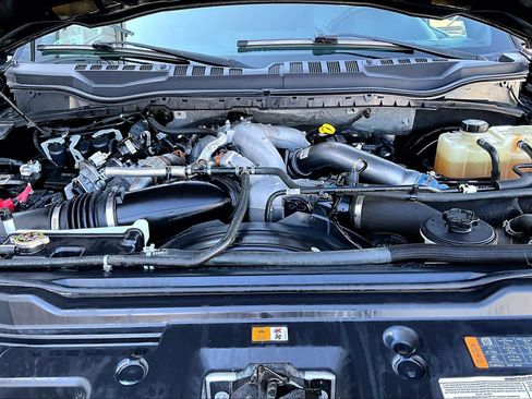 Used 2021 Ford F250 Platinum w/ FX4 Off-Road Package image 32