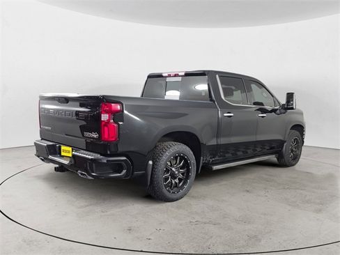 Used 2021 Chevrolet Silverado 1500 High Country w/ Technology Package image 5