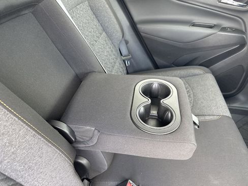 Used 2024 Chevrolet Equinox LT w/ LPO, Floor Liner Package FWD image 15