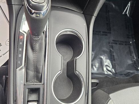 Used 2019 Chevrolet Equinox LS image 28