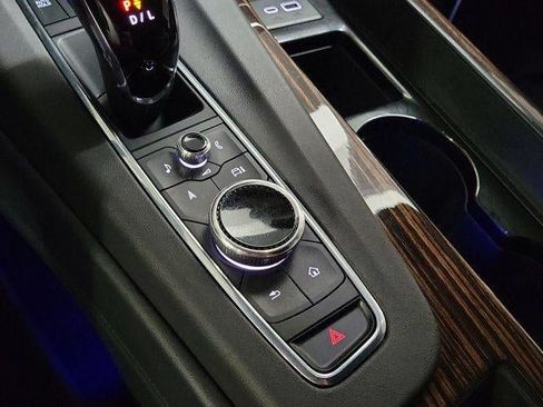 Used 2023 Cadillac Escalade Luxury RWD image 29