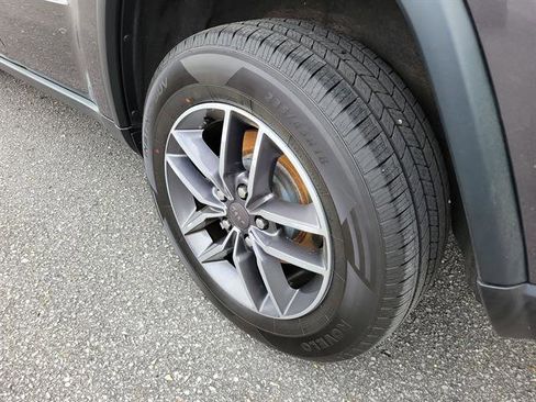 Used 2019 Jeep Grand Cherokee Limited image 26