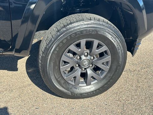 Used 2023 Toyota Tacoma SR5 AWD/4WD image 39