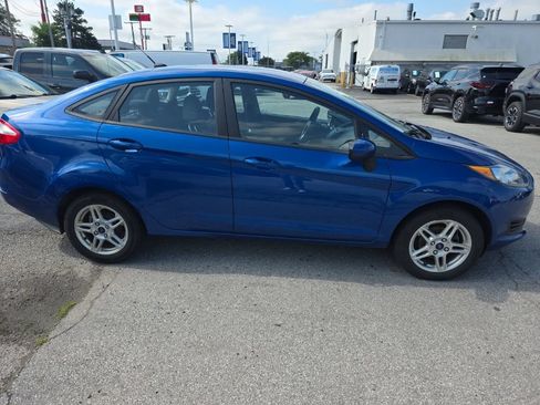 Used 2019 Ford Fiesta SE FWD image 2