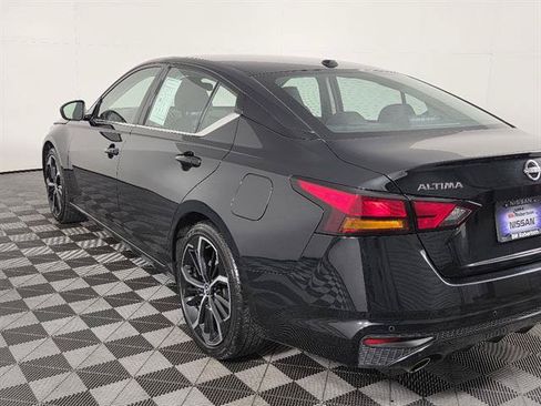 Used 2024 Nissan Altima 2.5 SR FWD image 6