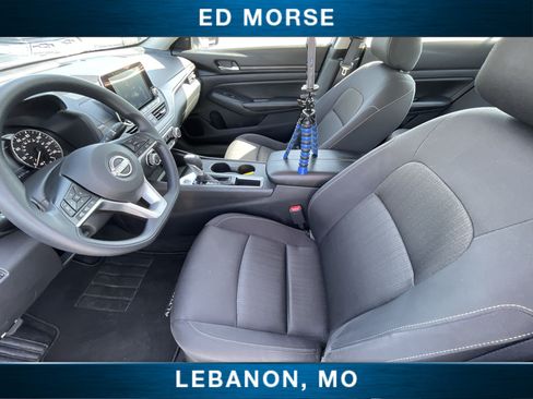 Used 2025 Nissan Altima 2.5 SV FWD image 18