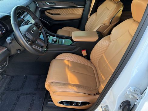 Used 2023 Jeep Grand Cherokee L Summit w/ High Altitude Package image 11