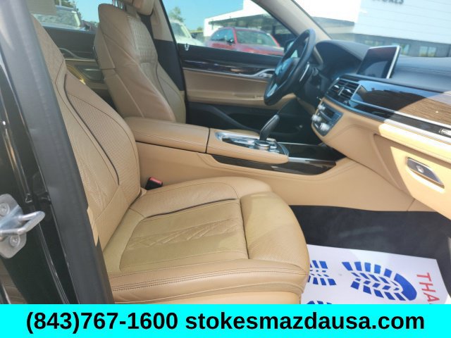 Used 2020 BMW 740i w/ Premium Package RWD image 26