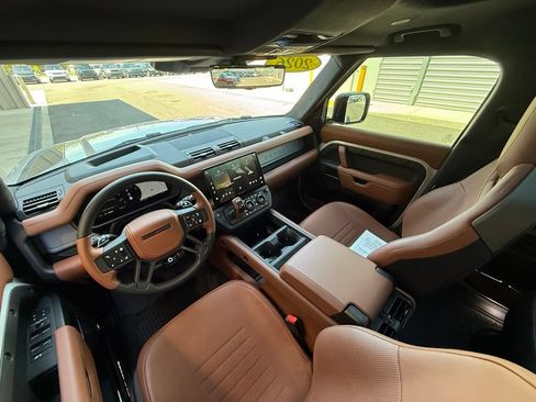 Used 2026 Land Rover Defender 110 AWD/4WD image 25