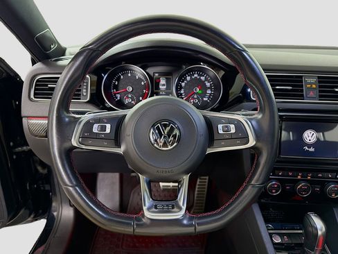 Used 2018 Volkswagen Jetta GLI FWD image 13