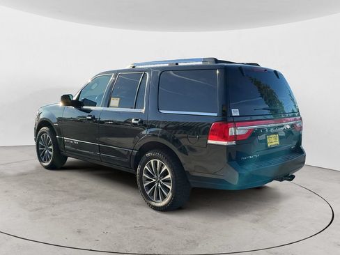 Used 2016 Lincoln Navigator Select AWD/4WD image 5