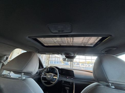 Used 2025 Hyundai Elantra SEL image 27