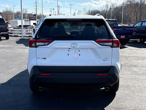 New 2025 Toyota RAV4 LE image 28
