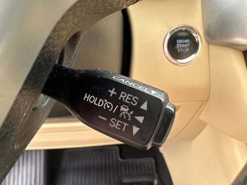 Used 2019 Toyota Highlander Limited image 17