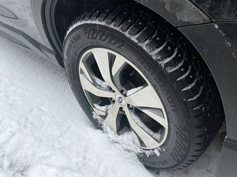 Used 2019 Subaru Ascent Premium image 9