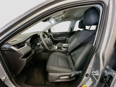 Used 2025 Toyota RAV4 LE AWD/4WD image 13