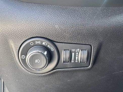 Used 2022 Jeep Compass Limited AWD/4WD image 13